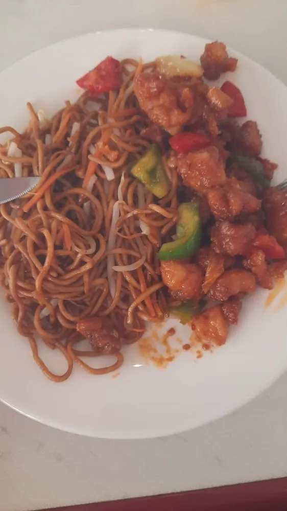 Nouilles Sautées Au Poulet